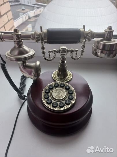 Телефон