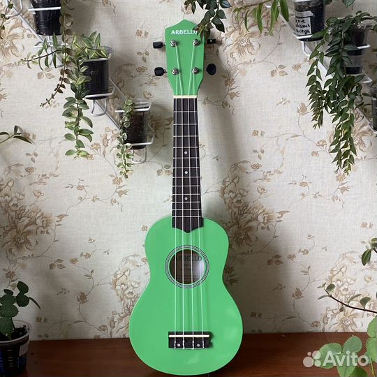 Укулеле arbello с чехлом. Как новое