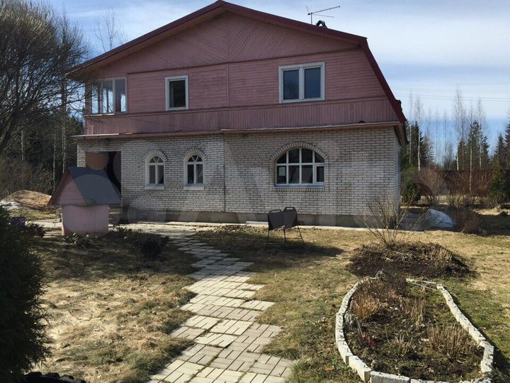 Дача 180 м² на участке 8,5 сот.