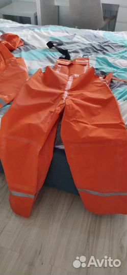 Водозащитный костюм