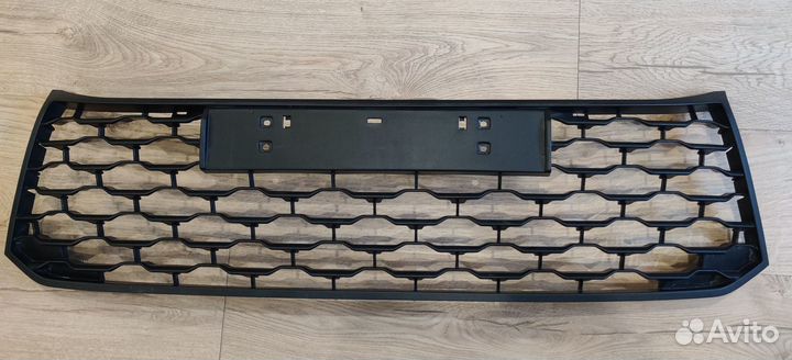 Решетка переднего бампер Mitsubishi Pajero Sport 3