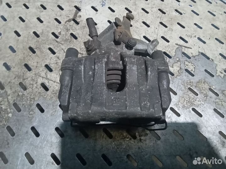 Суппорт задний правый Opel Vectra C