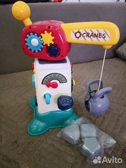Бизиборд кран строительный музыкальный