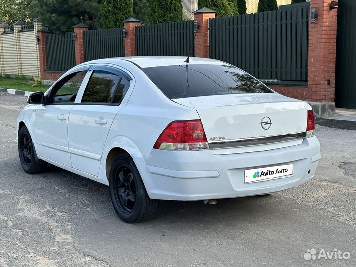 Opel Astra 1.6 МТ, 2010, 290 000 км