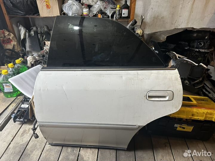 Дверь задняя левая Марк 2 gx/jzx100