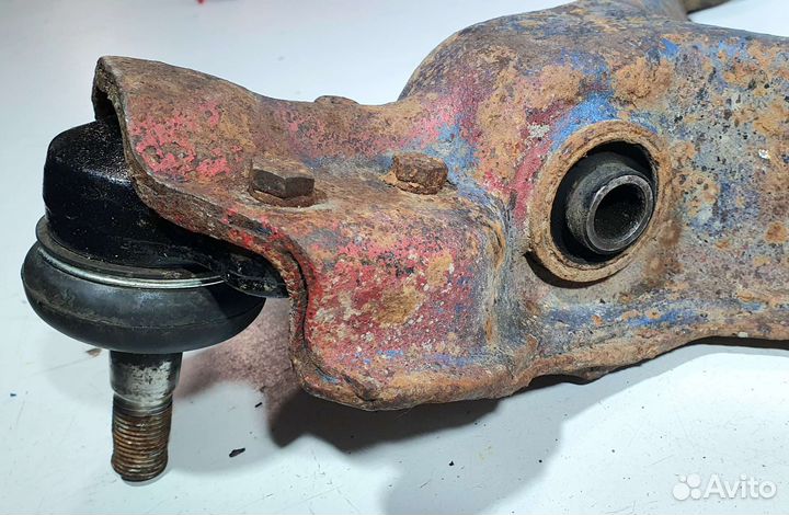 Рычаг передний нижний левый Kia Sportage I