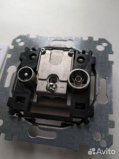 Новая розетка TV-SAT Schneider Electric