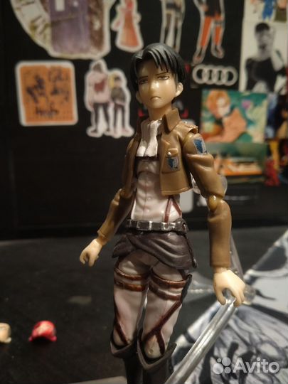 Аниме фигурка Леви из атаки титанов figma