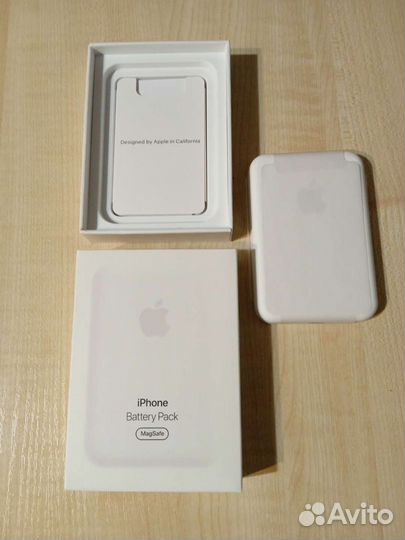 Повербанк apple