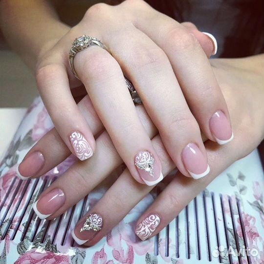 Наращивание ногтей,маникюр