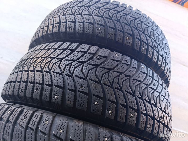 Michelin X-Ice North 3 215/65 R16 102T