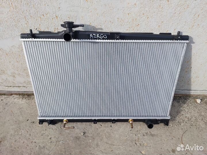 Радиатор тойота ноах,вокси,ипсум,пикник