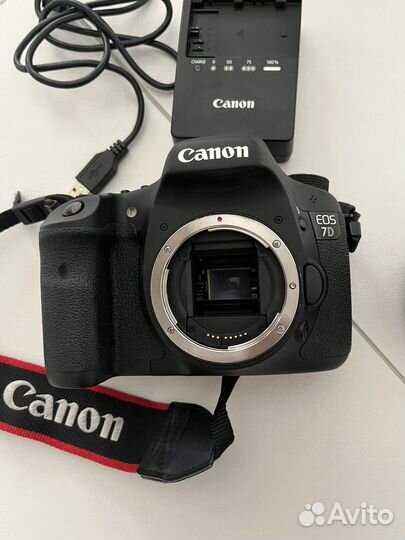 Зеркальный фотоапарат Canon eos 7d 18-135
