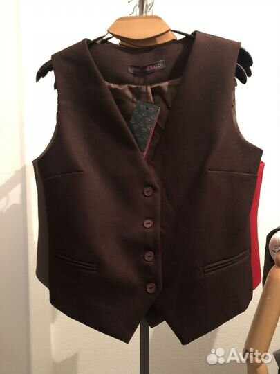 Жилет женский костюмный