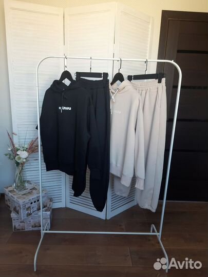 Спортивный костюм женский