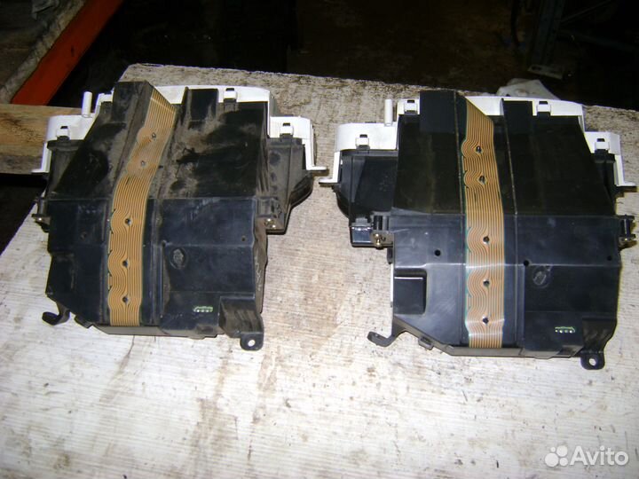 Комбинация приборов Тойота Ярис Toyota Yaris