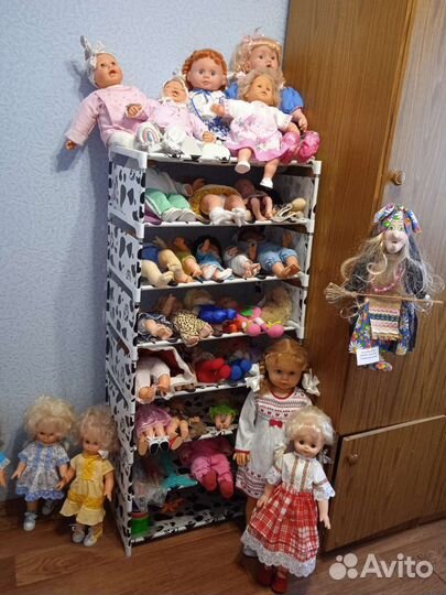 Коллекция разных кукол