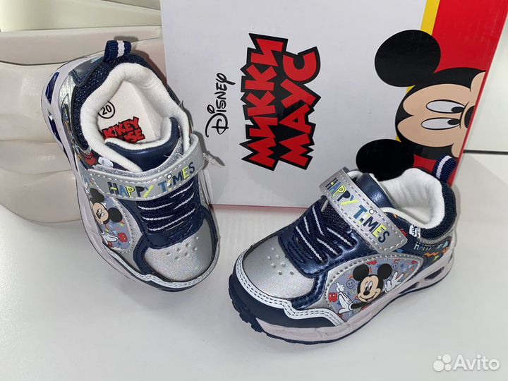 Кроссовки новые для мальчика 20