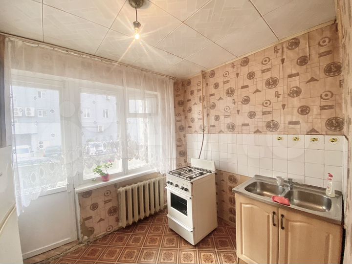 9-к. квартира, 50 м², 1/9 эт.