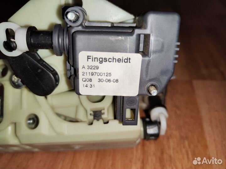 Mехaнизмы задних подголовников Mеrcedеs Benz W211