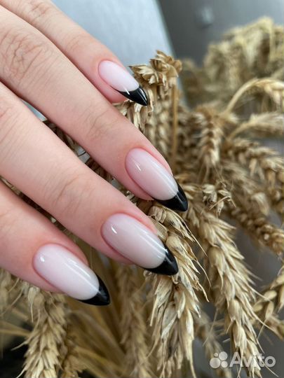 Маникюр педикюр