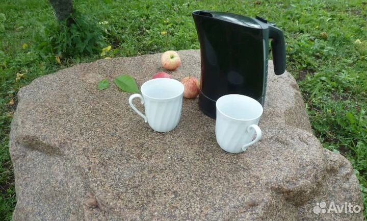 Садовая гранитная глыба