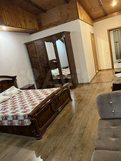 Дом 280 м² на участке 1 сот.