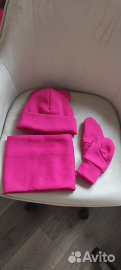 Комплект для девочки: шапка с ушками, снуд, варежк
