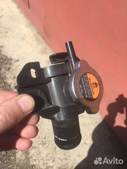 Тройник горловина радиатора патрубок теана J32