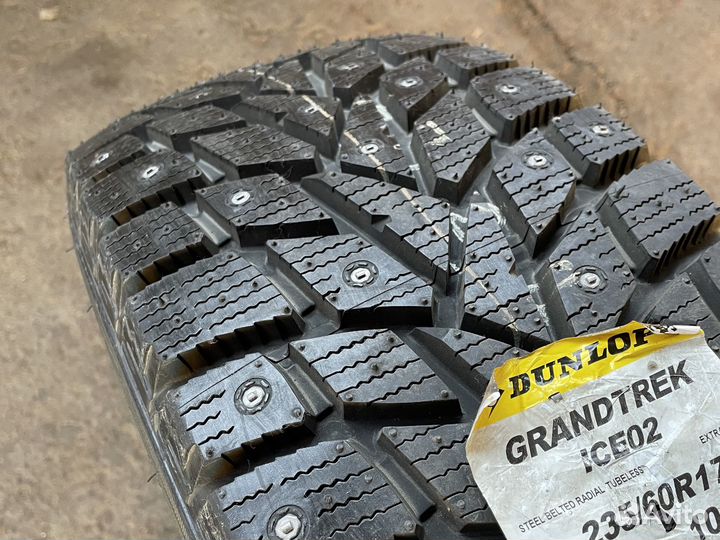 Dunlop Grandtrek Ice 02 235/60 R17