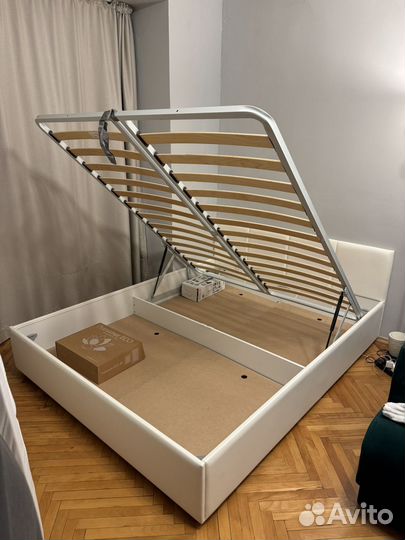 Кровать с подъемным механизмом 160х200 бу