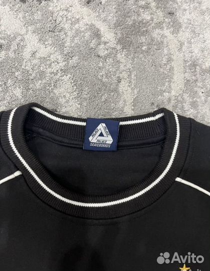 Свитшот Palace x Umbro эксклюзив