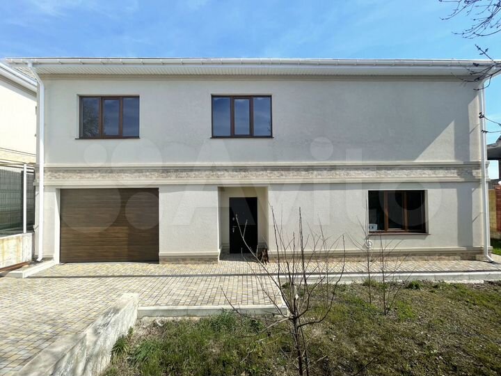 Дом 259,7 м² на участке 3 сот.