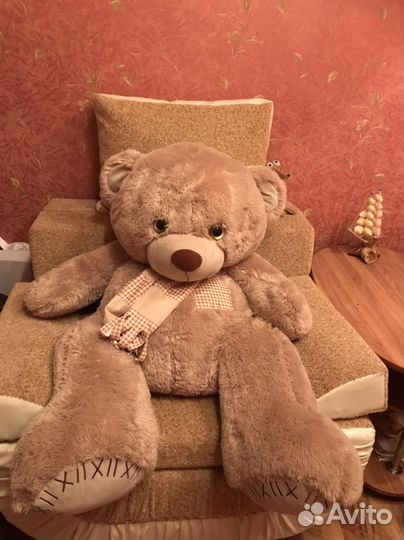 Большой Плюшевый медведь