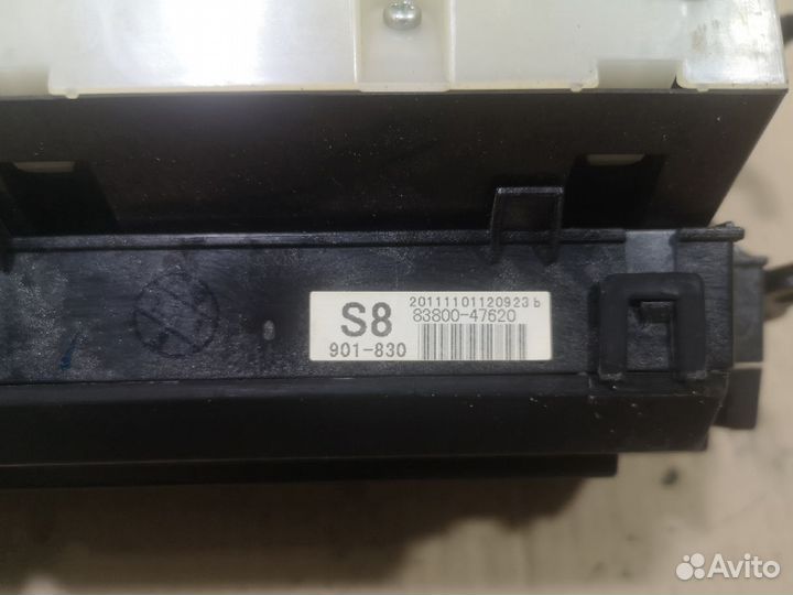 Спидометр Toyota Prius ZVW30