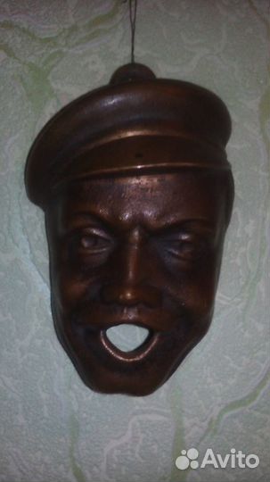 Бронзовая маска