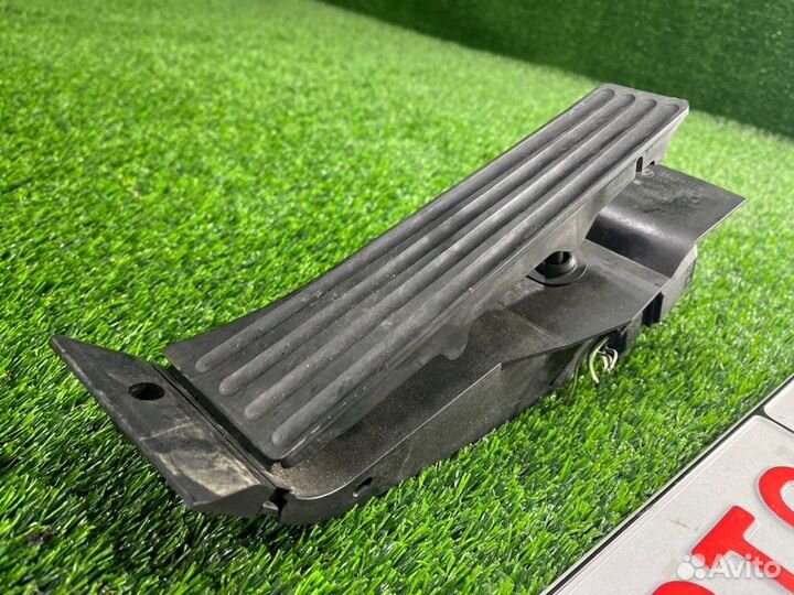 Педаль газа Bmw 7 E65 N62B36 2003