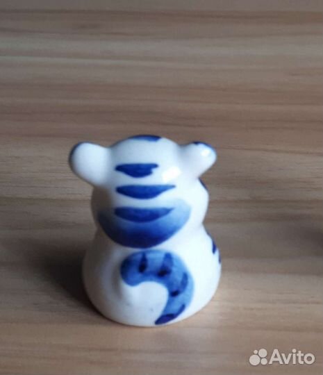 Статуэтка новая фарфоровый Тигр