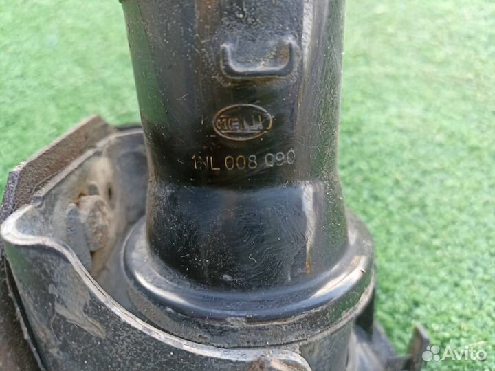 Фара противотуманная передняя правая Mitsubishi