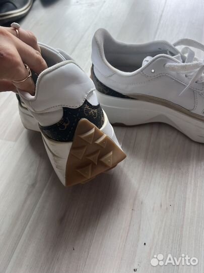 Кроссовки guess 37