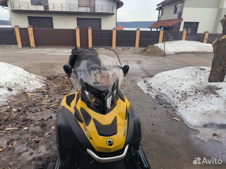 Ski-Doo Skandic WT 550