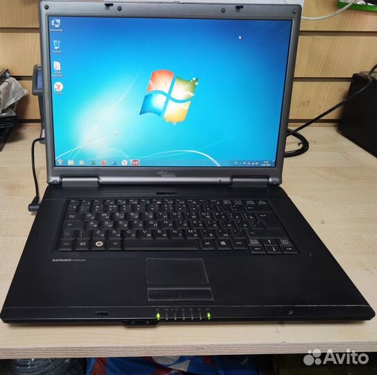 Ноутбук Fujitsu Siemens esprimo V5535