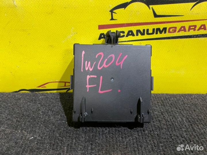 Блок управления двери передний левый Mercedes 204