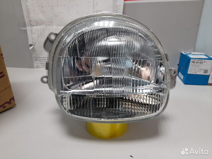 Фара правая Renault Twingo