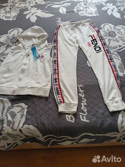 Костюм спортивный женский s