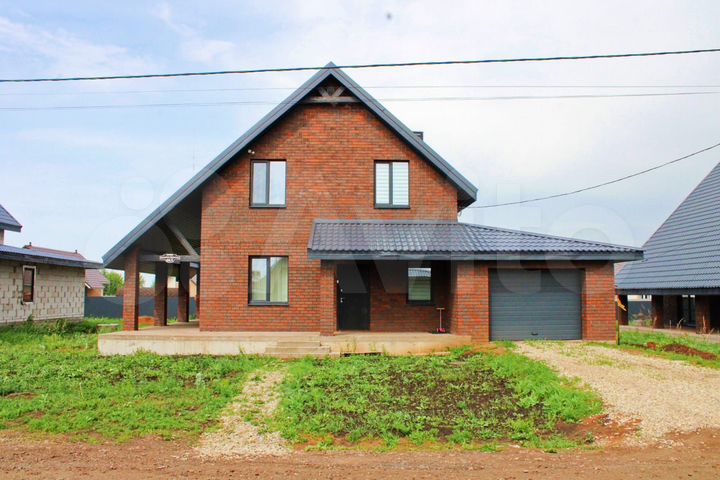 Коттедж 240 м² на участке 6 сот.