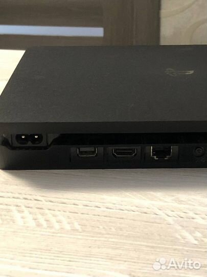Playstation 4 slim