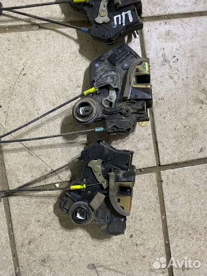 Замок двери toyota camry 30