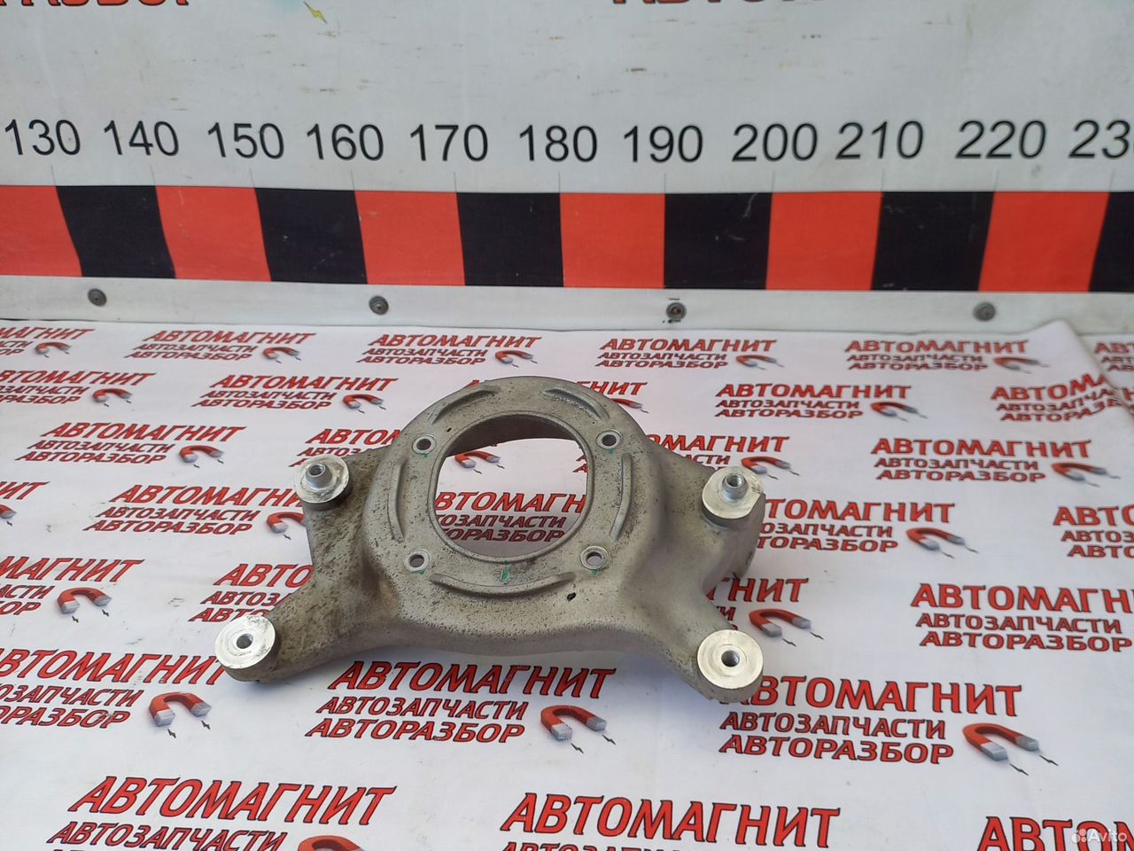 Кронштейн переднего амортизатора левый Voyah Free