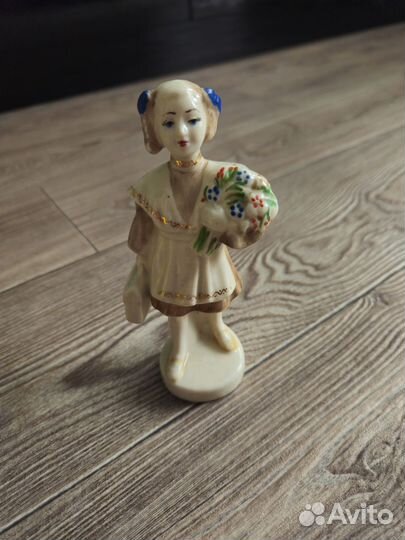 Фарфоровые статуэтки